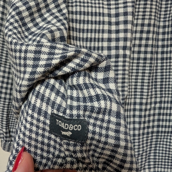 TOAD&CO Women’s Plaid Pullover Top Size Small Black White - Picture 3 of 8